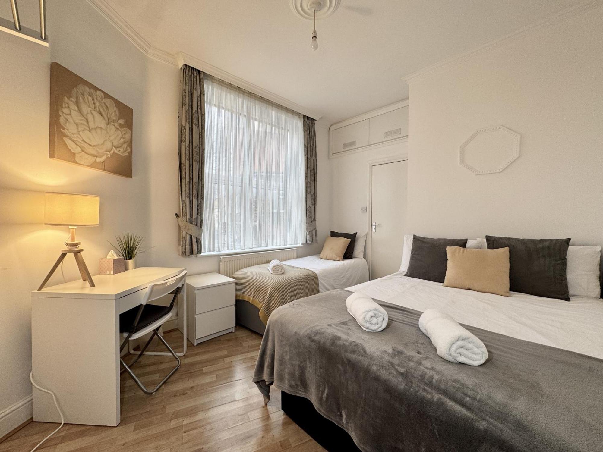 Comfortable Flat For Group Getaway Near King's Cross And Camden Town Londra