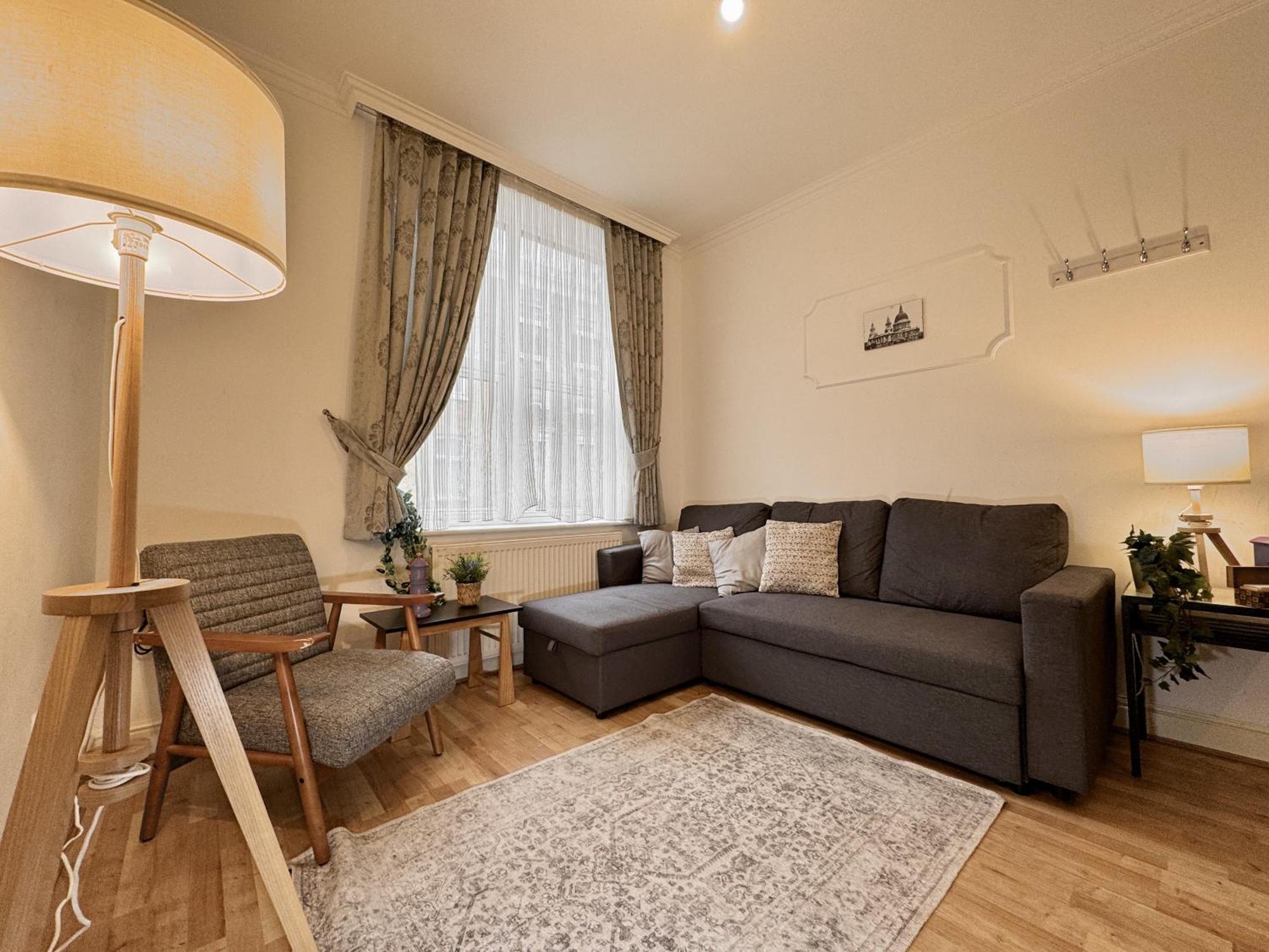 Comfortable Flat For Group Getaway Near King's Cross And Camden Town